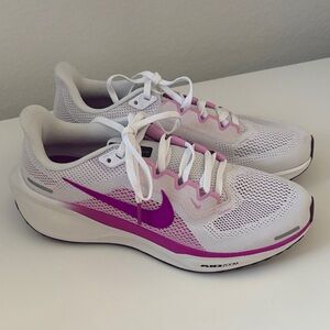 Nike Women's White and Pink Pegasus 41